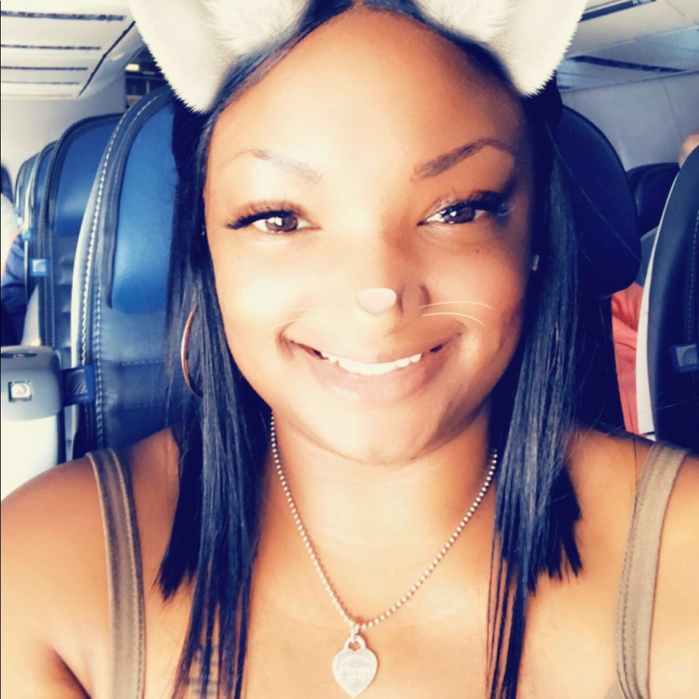Meet your Posher, Tekia